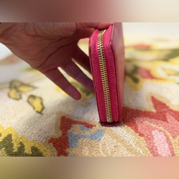 YVES SAINT LAURENT Leather Classic Y Ligne Clutch/Zip-Around Wallet - Fuchsia - Picture 6 of 16